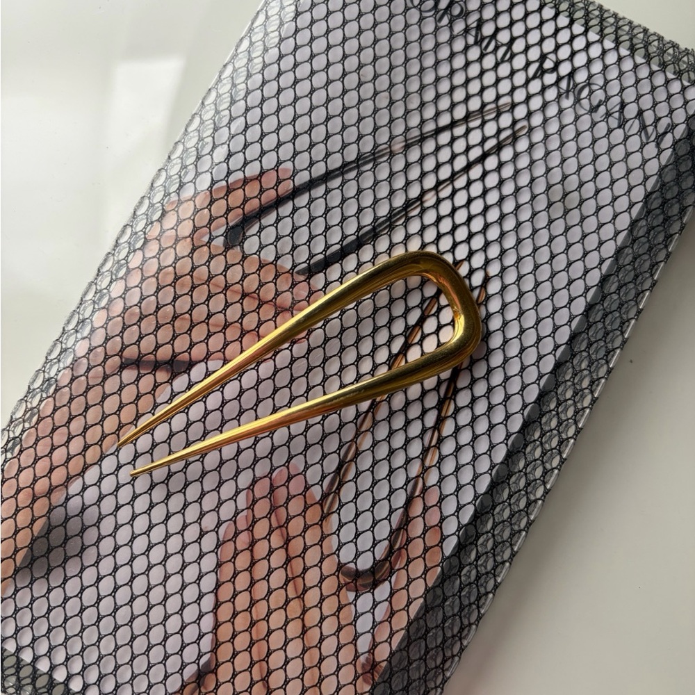 NIB Deborah Pagani Small DP Gold Hair Pin